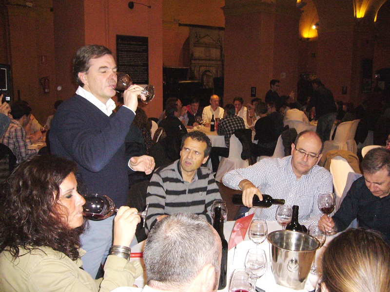 Crea tu Vino Sevilla para 150 personas _13_