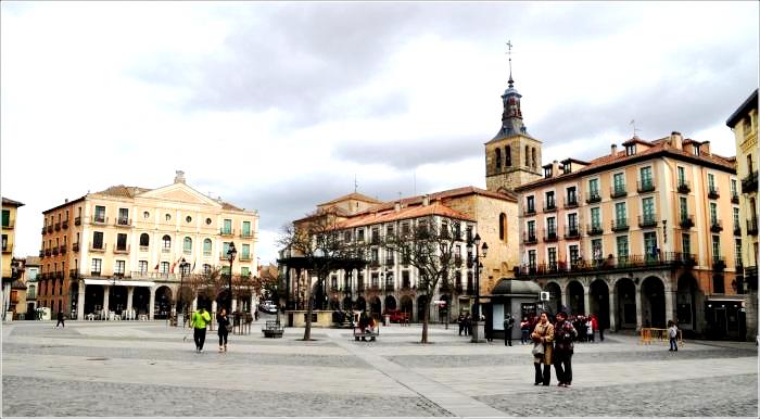 Gincana con tablets _Plaza Mayor de Segovia